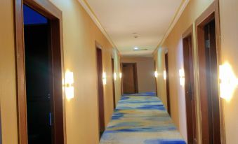 Huayi Hotel