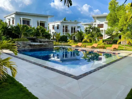 Red Picnic Hostel Panglao Отели рядом с достопримечательностью «South Farm Panglao Bohol»