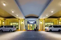 Waterfront Cebu City Hotel & Casino - parking