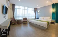 Beipiao Qiyu Theme Hotel
