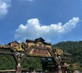 courtyard of chinoiserie Hotel - Mountain view