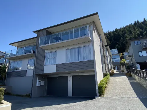 湖嶺皇后鎮 - 住南飯店