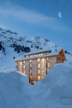 Mondschein Hotel & Chalet Ski-in Ski-Out Luxus am Arlberg