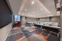 Mercure Hotel Xinyang Baopeng Square Hotels in Xinyang