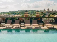 Catalonia Barcelona Plaza Hotels near Las Arenas