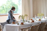 Yuetian Life Hotel (Yangshuo Shili Gallery Yulong River Branch) - พร้อมอาหารเช้า