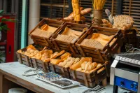 DeLaSea Ha Long Hotel - Modern Bayview Escape