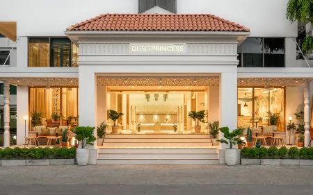 Dusit Princess Chiang Mai Отели рядом с достопримечательностью «Pop Car Rent»