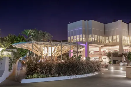 Paloma Perissia Отели рядом с достопримечательностью «Храм Аполлона»