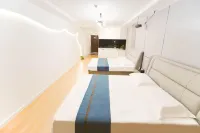 Jiafeng Homestay (Yanji Yanbian University Internet Red Wall West Market Store)