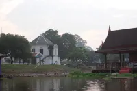 Sookjai floating House Hotels in Uthai Thani
