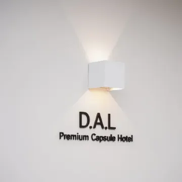 D.A.L Premium Capsule Hotel(WOMAN/MAN ONLY) Отели рядом с достопримечательностью «Магазин Friend Mart»