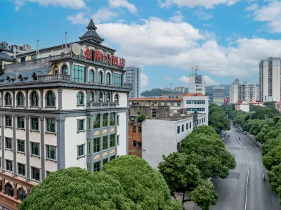 Jinpai Hotel (Baise Xiangyang) Hotels near Jiefang Street