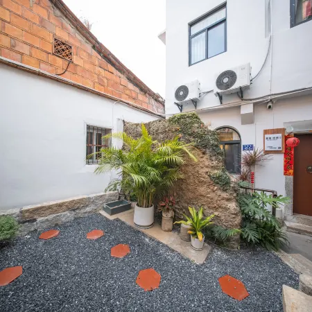 Quanzhou Xifan Original Homestay (West Street Kaiyuan Temple) Отели рядом с достопримечательностью «Башня Dongxi»