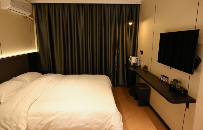 Longquan Hotel