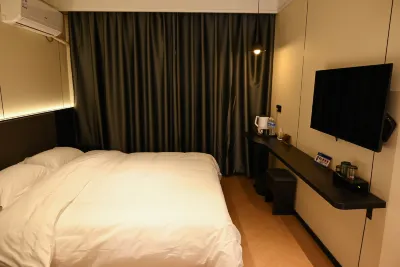 Longquan Hotel Отели рядом с достопримечательностью «Xi County Drum Tower»