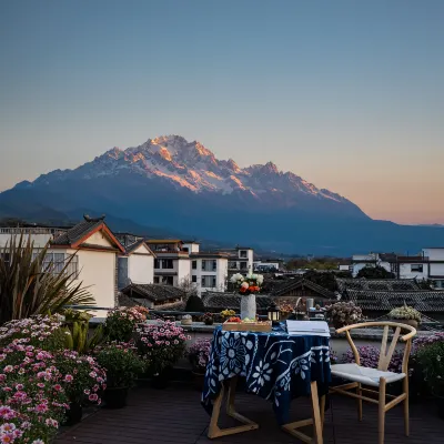 Yijingyun • Lijiang Snow Mountain View Holiday Homestay Hotels near Cherry Blossom Avenue
