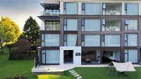 Mountain Echo River View Resort Homestay (Chenzhou Zixing Dongjiang Lake Branch)