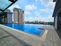 Subang Family Home 2BR 5 Pax Near Sunway & SJMC Walk to LRT - Rooftop Pools
