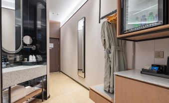 Manbu Shiguang Hotel (East Station Wuyi Plaza)