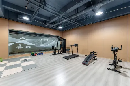 Mingtong Grand Hotel (Xi'an Yanliang AVIC Xi'an Aircraft Industry Group) Отели рядом с достопримечательностью «Xi'an Aeronautical Polytechnic Institute»