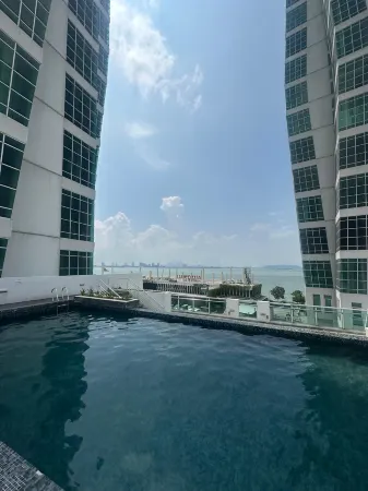 Stunning Seaview Duplex George Town Maritime Suites