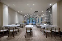 Ningbo Haibo Hotel (Tianyi Square Chenghuangmiao Subway Station)