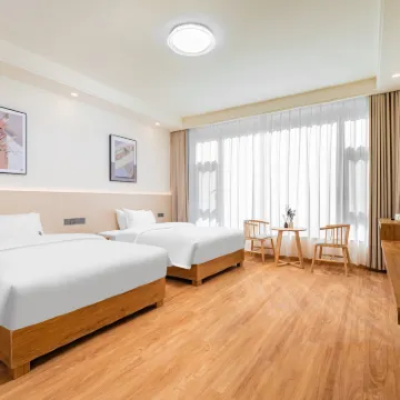 Wolong Tapir Language Homestay Hotels near Wolong Giant Panda Nature Reserve