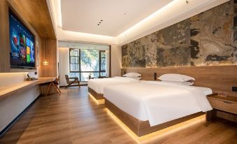 Luanchuan Tianhui Guanshan Hotel (Laojun Mountain Fenghuang Tianjie)