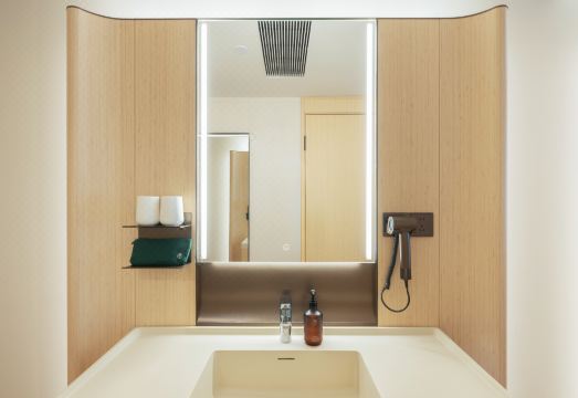 All Seasons Hotel 객실 내부