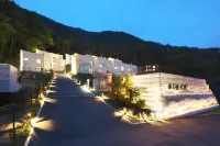 THE TOKI 富士河口湖 富士河口湖 石の博物館 宝石探しと天然石のお店周辺のホテル