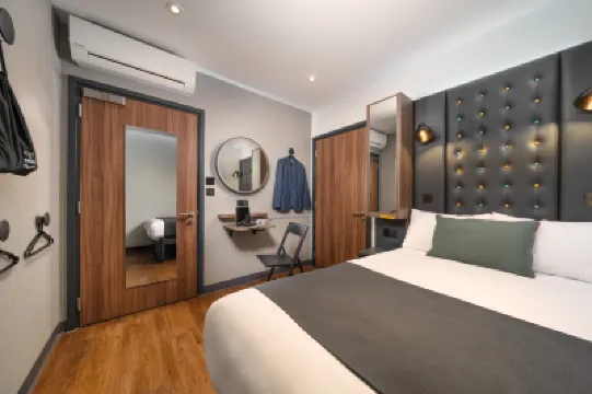 Point A Hotel London Westminster Hotels near London Eye