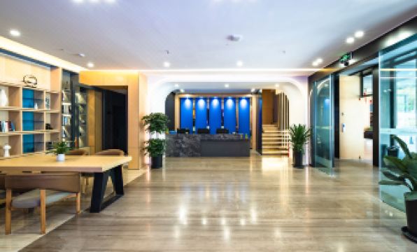 R ROYALSS HOTEL (Jiuzhaigou Valley Scenic and Historic Interest Area Tourist Center)