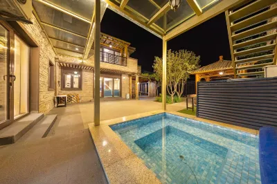 Gubei Water Town · Outdoor Private Hot Spring · Cuilu Mountain Residence Party Villa Hotels in 