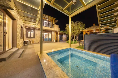 Gubei Water Town · Outdoor Private Hot Spring · Cuilu Mountain Residence Party Villa