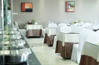 Rezen Select (Xinyang East high speed railway station store) Hotels in Xinyang