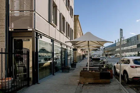 Salamanca Wharf Hotel Отели в г. Battery Point