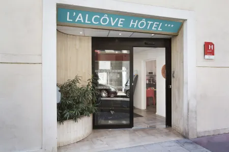 L'Alcove Hotel Отели рядом с достопримечательностью «Университет Кот д'Азур - Кампус Тротаба»