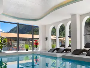 Top 20 4-Star Select Hotels in Li County