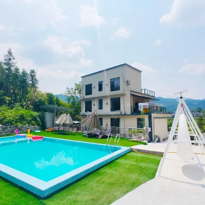 Zhangjiajie Le She Homestay (Tianmenshan Town Store) Hotels near Qixing Mountain - 1520 Sky Eye Glass Observation Deck