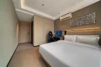 ReMAX熱麥電競民宿（慈溪世紀金源店）