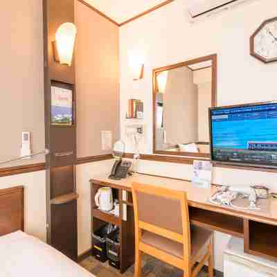 東横INN本厚木駅南口 Rooms