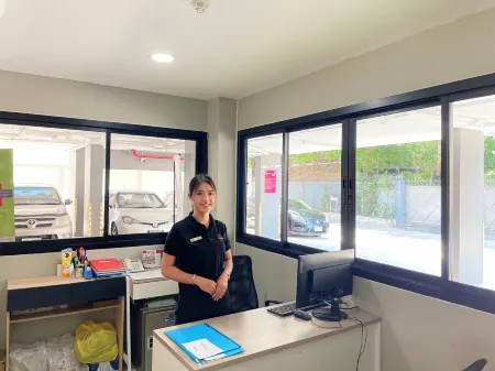 ICheck Inn Darisa Ngamwongwan Отели рядом с достопримечательностью «The Key Prachachuen»