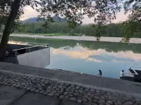 The Laizhiye Luxury Mountain View Leisure Holiday Meisu (Xianju Yong'anxi Drifting Store)
