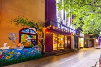 Yilaiwen Hotel (Dongfanghong Square Nanguan Night Market) - Træningscentre