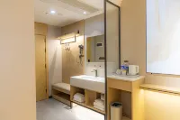 Super 8 Hotel (Anyue County Central Times Square)