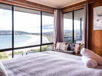 Stones Throw Hotels in Sorell
