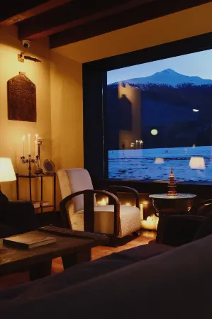 Parking STAY Forget the hotel Отели рядом с достопримечательностью «Genghis Khan Point Sets»