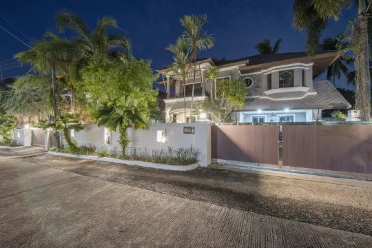 ดีลักซ์วิลล่า มีสระน้ำ