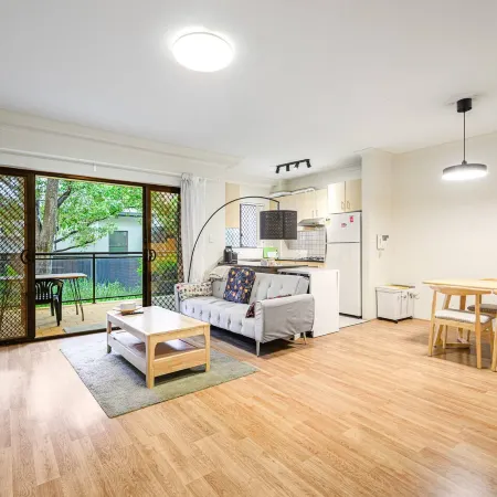 Burwood 2Br Lovely APT near Train with car parking